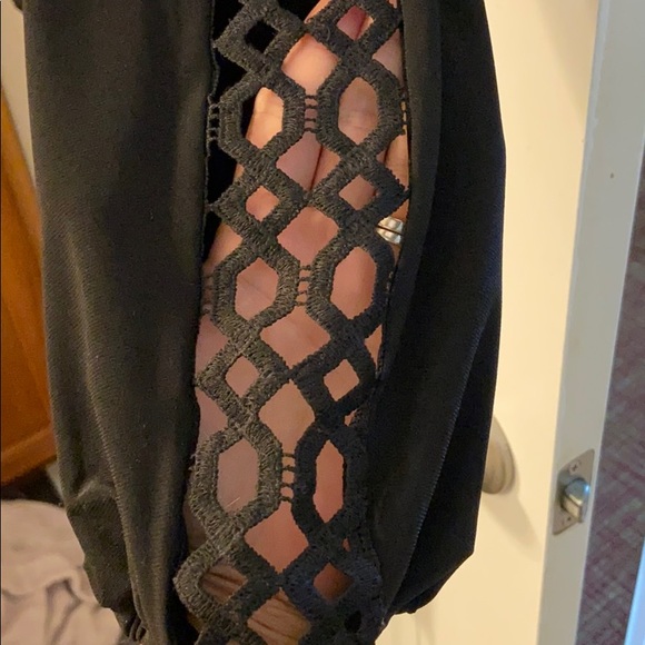 Beautiful black WHBM dress with sleeve detail - Picture 5 of 5